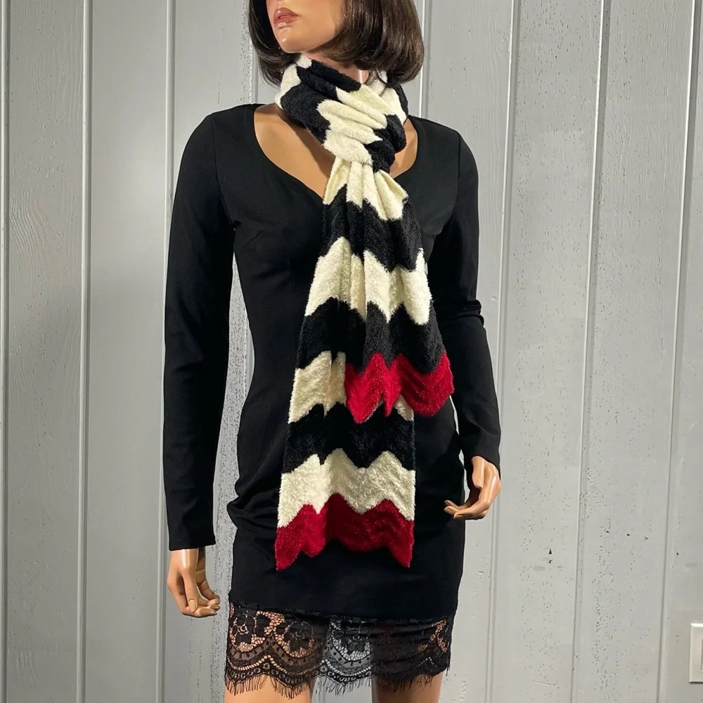 *Talbot's Women's Black, White & Red Chevron Scarf